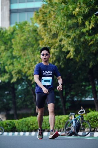 Race photo from KEMLU RUN 2025