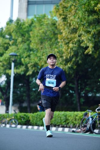 Race photo from KEMLU RUN 2025
