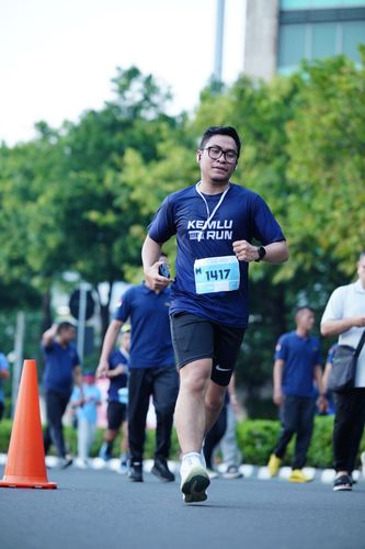 Race photo from KEMLU RUN 2025