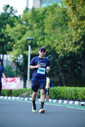 Race photo from KEMLU RUN 2025