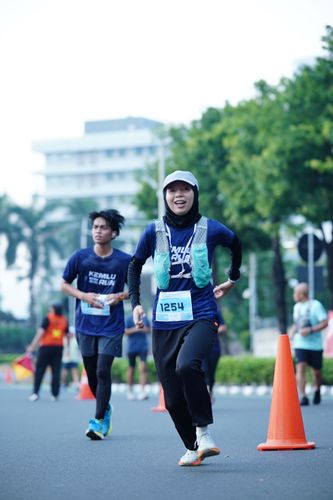 Race photo from KEMLU RUN 2025