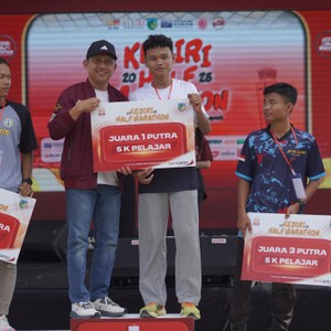 Race photo from KEDIRI HALF MARATHON 2026