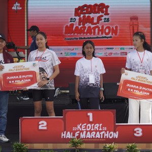Race photo from KEDIRI HALF MARATHON 2026