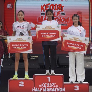 Race photo from KEDIRI HALF MARATHON 2026
