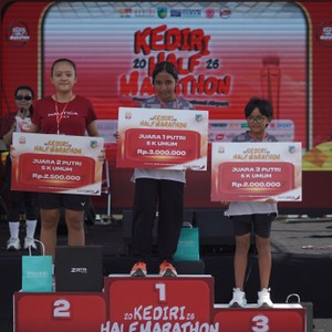 Race photo from KEDIRI HALF MARATHON 2026
