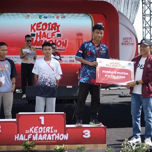 Race photo from KEDIRI HALF MARATHON 2026