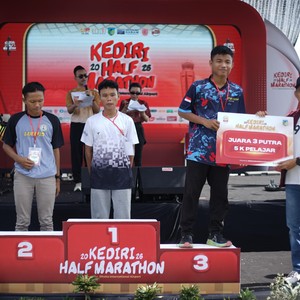 Race photo from KEDIRI HALF MARATHON 2026
