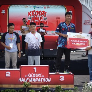Race photo from KEDIRI HALF MARATHON 2026