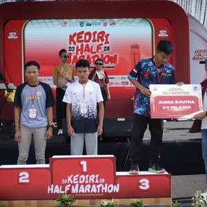 Race photo from KEDIRI HALF MARATHON 2026