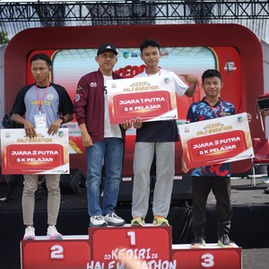Race photo from KEDIRI HALF MARATHON 2026