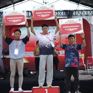 Race photo from KEDIRI HALF MARATHON 2026