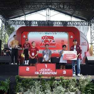 Race photo from KEDIRI HALF MARATHON 2026