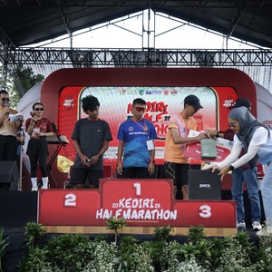 Race photo from KEDIRI HALF MARATHON 2026