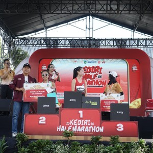 Race photo from KEDIRI HALF MARATHON 2026