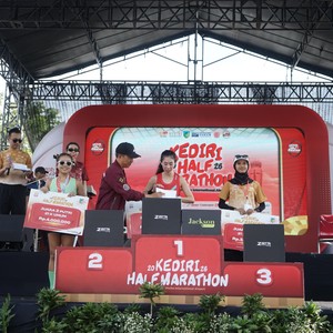 Race photo from KEDIRI HALF MARATHON 2026