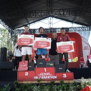 Race photo from KEDIRI HALF MARATHON 2026