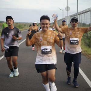 Race photo from KEDIRI HALF MARATHON 2026