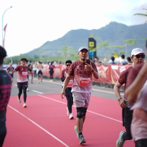 Race photo from KEDIRI HALF MARATHON 2026