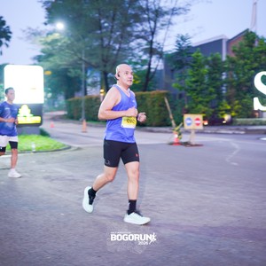Race photo from BOGORUN 2026