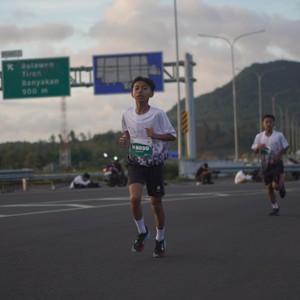 Race photo from KEDIRI HALF MARATHON 2026