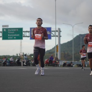 Race photo from KEDIRI HALF MARATHON 2026