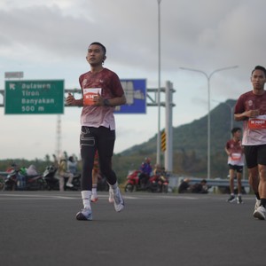 Race photo from KEDIRI HALF MARATHON 2026