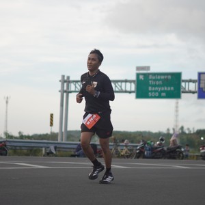 Race photo from KEDIRI HALF MARATHON 2026