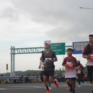 Race photo from KEDIRI HALF MARATHON 2026