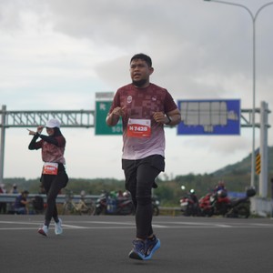 Race photo from KEDIRI HALF MARATHON 2026