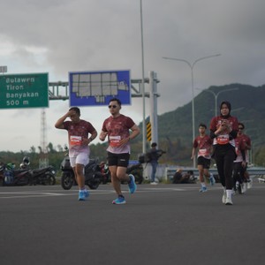 Race photo from KEDIRI HALF MARATHON 2026