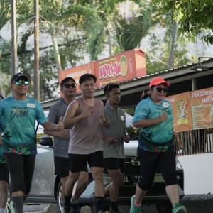 Race photo from VIBES AND STRENGTH CAMP ABR 2025