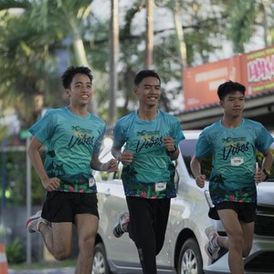 Race photo from VIBES AND STRENGTH CAMP ABR 2025