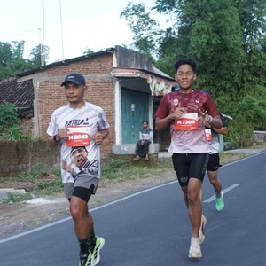 Race photo from KEDIRI HALF MARATHON 2026