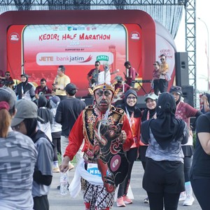 Race photo from KEDIRI HALF MARATHON 2026
