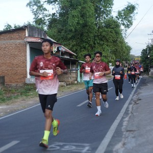 Race photo from KEDIRI HALF MARATHON 2026