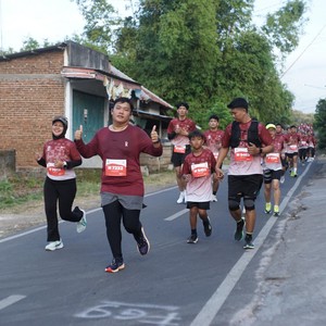 Race photo from KEDIRI HALF MARATHON 2026