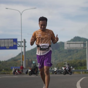 Race photo from KEDIRI HALF MARATHON 2026
