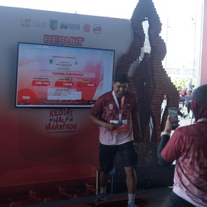 Race photo from KEDIRI HALF MARATHON 2026