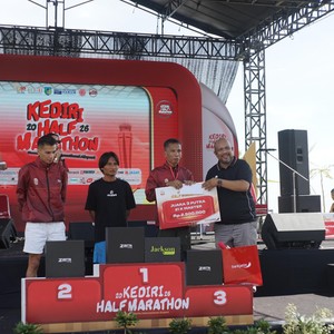 Race photo from KEDIRI HALF MARATHON 2026