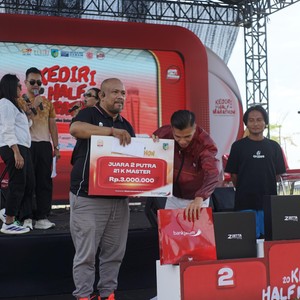 Race photo from KEDIRI HALF MARATHON 2026