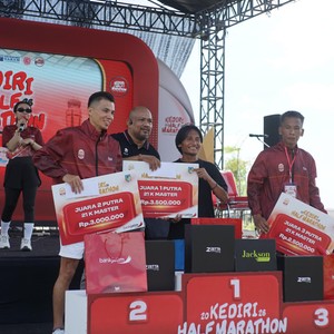 Race photo from KEDIRI HALF MARATHON 2026