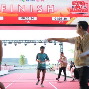 Race photo from KEDIRI HALF MARATHON 2026