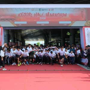 Race photo from KEDIRI HALF MARATHON 2026