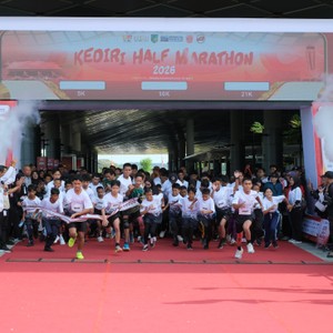 Race photo from KEDIRI HALF MARATHON 2026