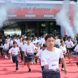Race photo from KEDIRI HALF MARATHON 2026