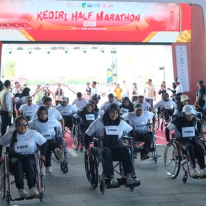 Race photo from KEDIRI HALF MARATHON 2026