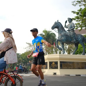 Race photo from SURABAYA ISOPLUS MARATHON 2026
