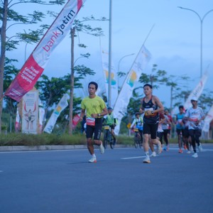 Race photo from KEDIRI HALF MARATHON 2026