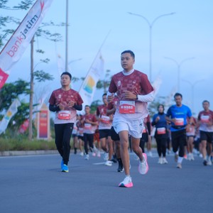 Race photo from KEDIRI HALF MARATHON 2026