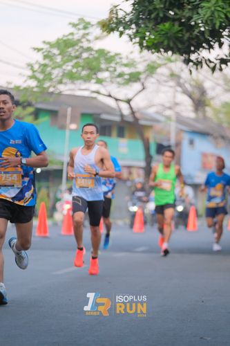 Race photo from Isoplus Run 2024 Surabaya